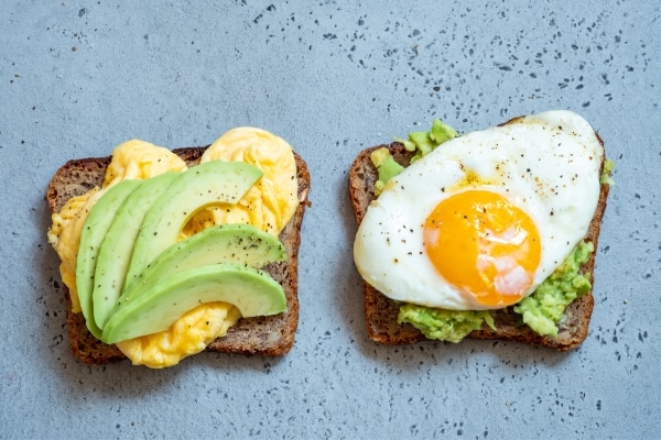 Tostadas de Aguacate